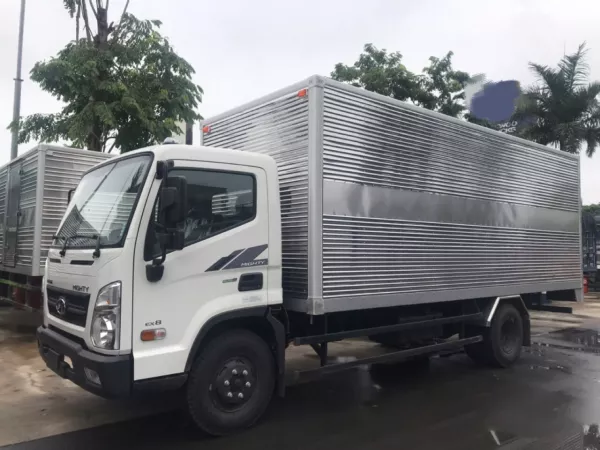 Dịch vụ thay Kính chắn gió xe tải Hyundai 5 tấn tận nơi